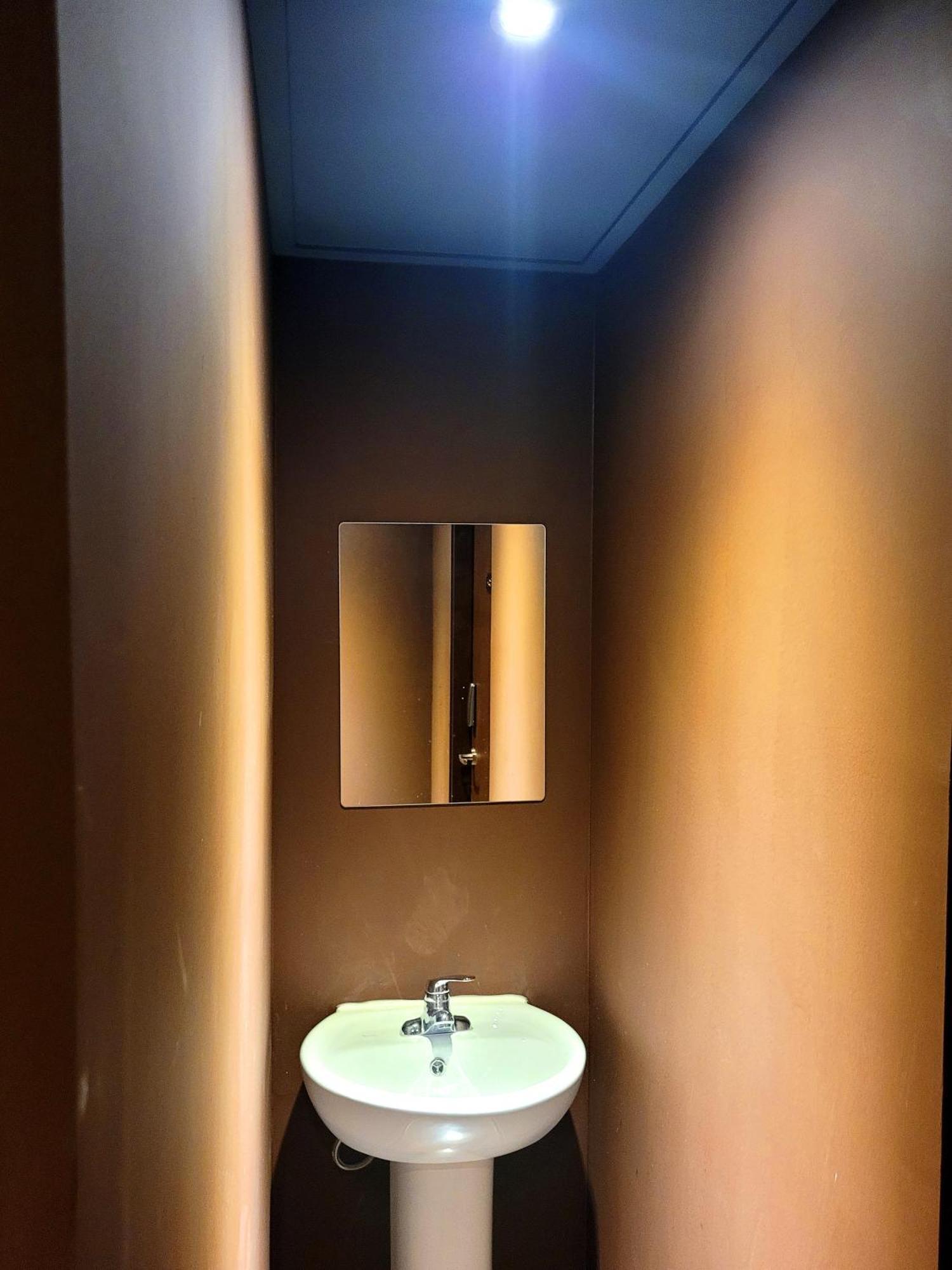 Good Guesthouse Сеул Экстерьер фото